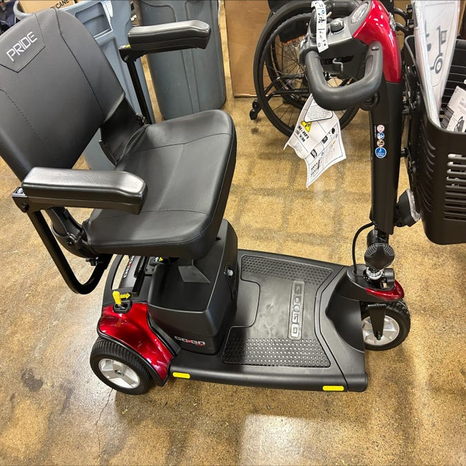 Go-Go Elite Traveller® 3-Wheel Scooter - 12AH Batteries - Open Box 