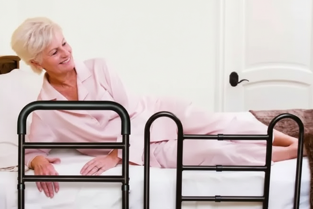 Ensuring Safety: Key Features of Modern Hospital Beds